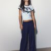 Weit geschnittene, taillierte Hose mit Abnähern Weit geschnittene, taillierte Hose mit Abnähern