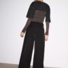 Weit geschnittene, taillierte Hose mit Abnähern Weit geschnittene, taillierte Hose mit Abnähern