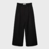 Weit geschnittene, taillierte Hose mit Abnähern Weit geschnittene, taillierte Hose mit Abnähern