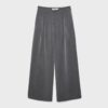 Weit geschnittene, taillierte Hose mit Abnähern Weit geschnittene, taillierte Hose mit Abnähern