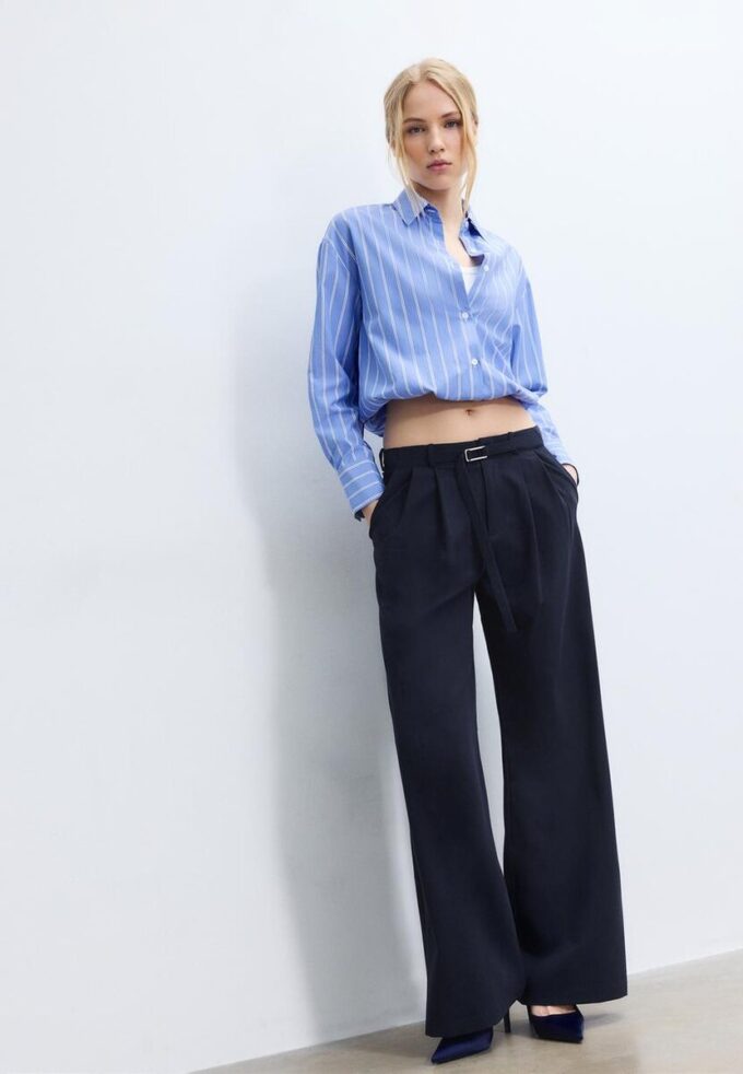 Wide Leg Hosen mit Schnallendetail Wide Leg Hosen mit Schnallendetail