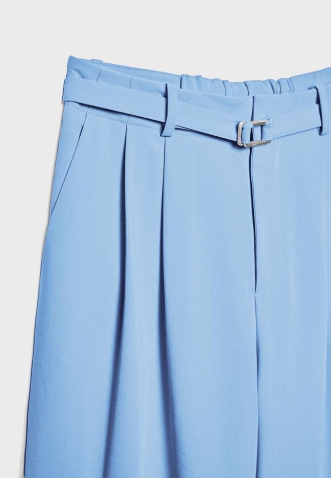 Wide Leg Hosen mit Schnallendetail Wide Leg Hosen mit Schnallendetail