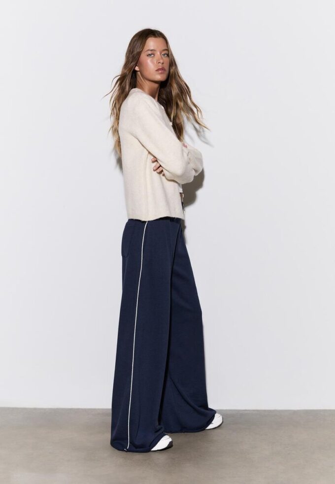 Wide Leg Plüschhose mit Zierdetails Wide Leg Plüschhose mit Zierdetails