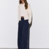 Wide Leg Plüschhose mit Zierdetails Wide Leg Plüschhose mit Zierdetails