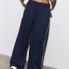 Wide Leg Plüschhose mit Zierdetails Wide Leg Plüschhose mit Zierdetails