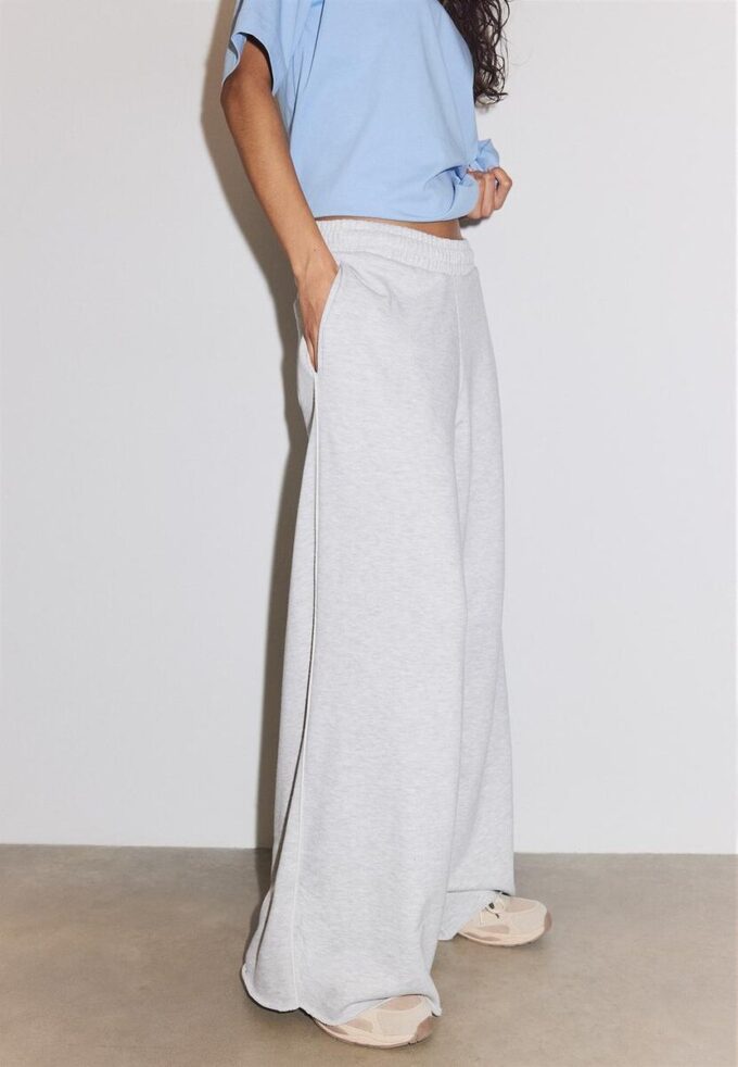 Wide Leg Plüschhose mit Zierdetails