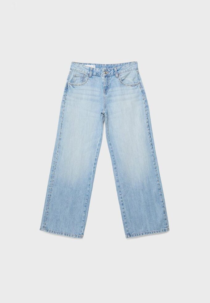 Wide Leg-Schnitt, lockere Jeans mit Nieten