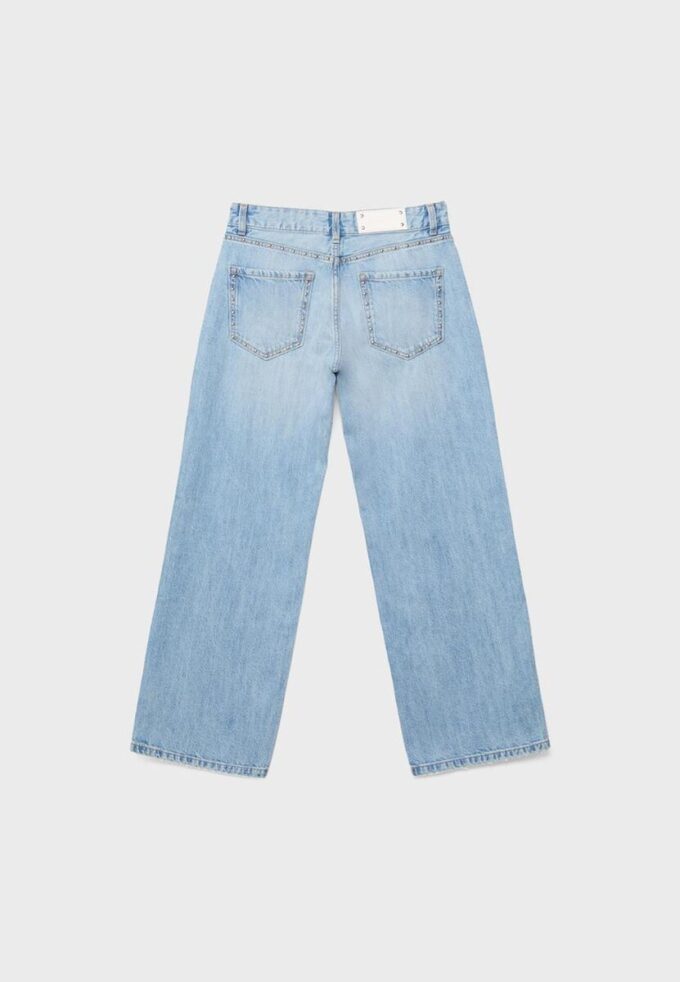 Wide Leg-Schnitt, lockere Jeans mit Nieten