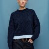 Zweifarbiger Strickpullover mit abnehmbarem Kragen